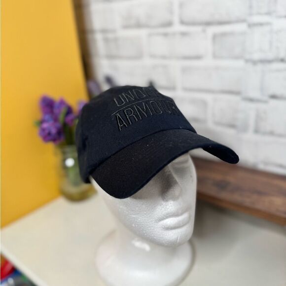 Under Armour Black Hat Womens - Picture 1 of 6